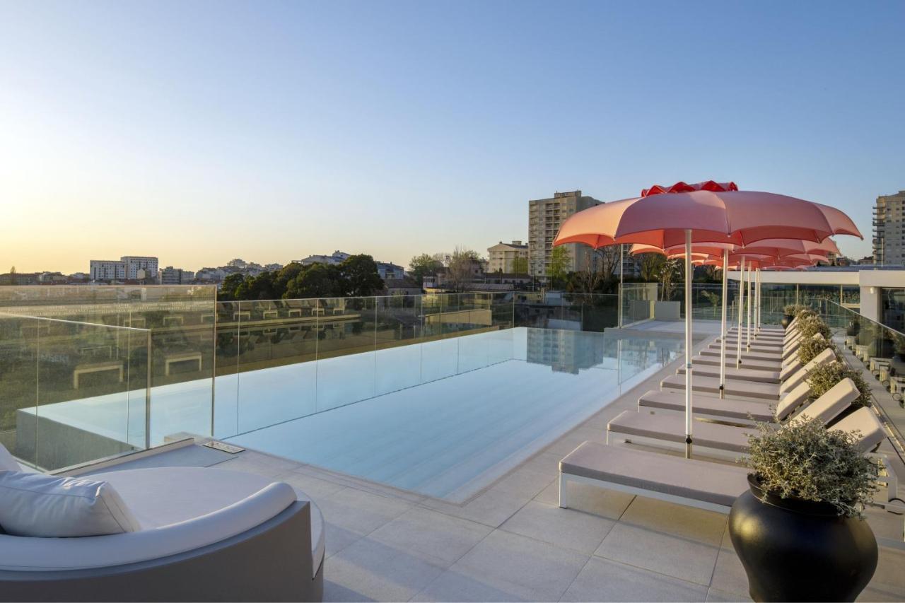 Renaissance Porto Lapa Hotel Екстериор снимка The rooftop pool at the hotel