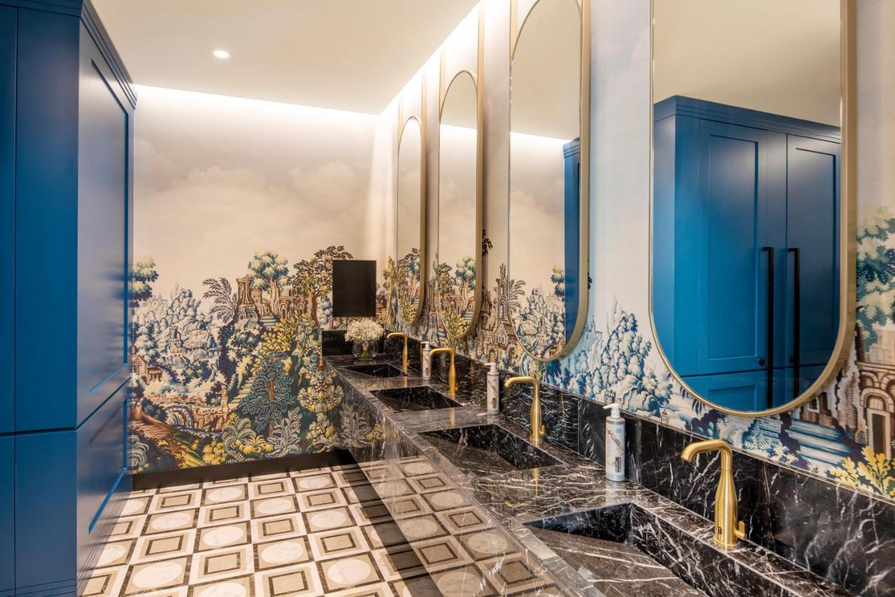 Renaissance Porto Lapa Hotel Екстериор снимка The bathroom of the 1001 Suite